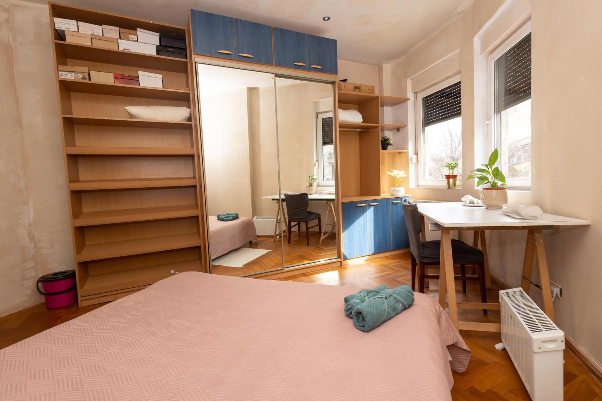 Shared Retro Vintage Luxury Apartment Bukarest Exterior foto